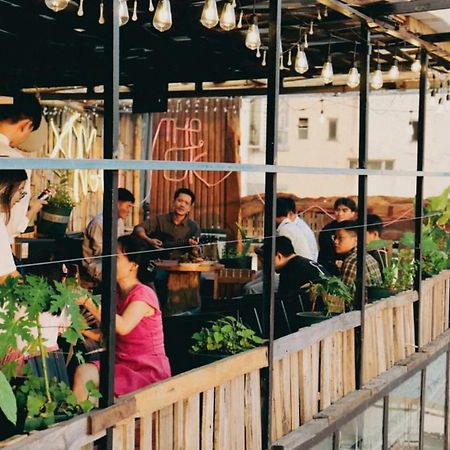 The Gk House Hostel, Ecolliving, Central City, Natural Wooden, Chill View Rooftop, Restaurant And Cocktail Bar Cidade de Ho Chi Minh Exterior foto