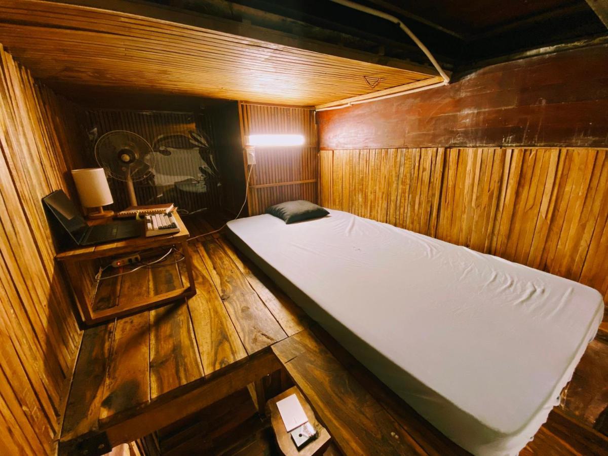 The Gk House Hostel, Ecolliving, Central City, Natural Wooden, Chill View Rooftop, Restaurant And Cocktail Bar Cidade de Ho Chi Minh Exterior foto